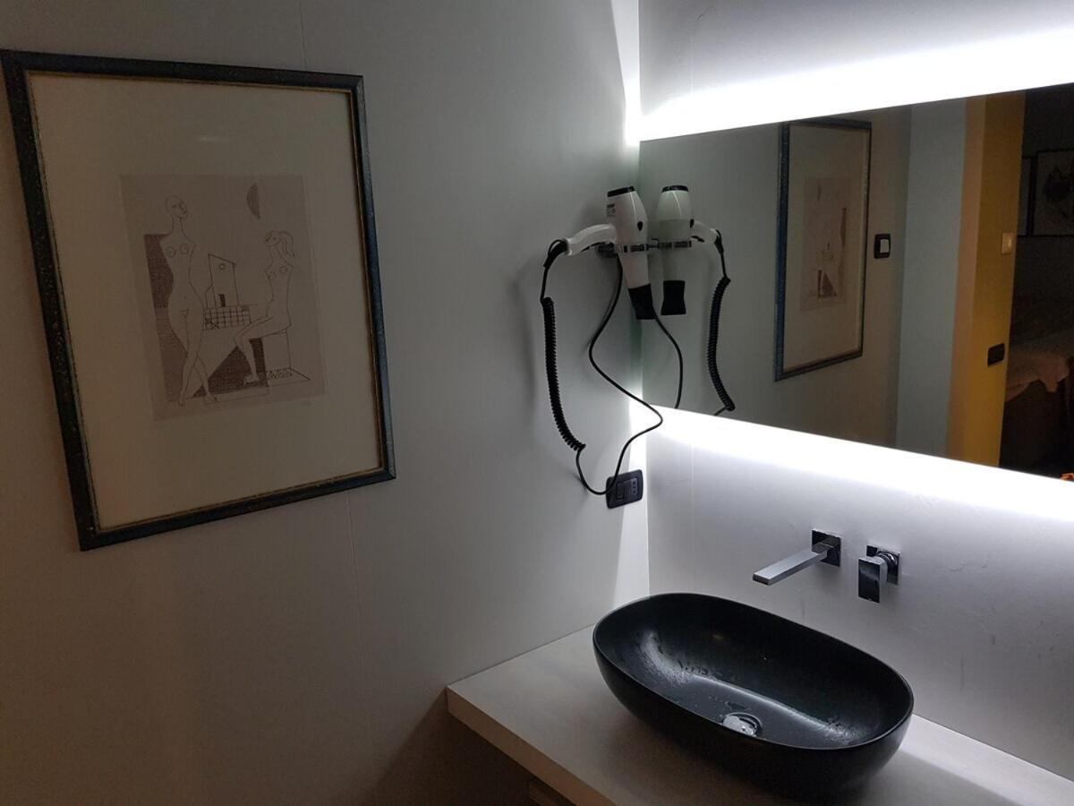 Ferienwohnung Chocolat La Mairie Omegna Zimmer foto